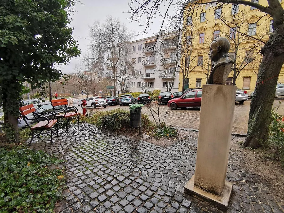 Dragonfly Apartment Near At The Castle Labyrinth Ii. Budapest